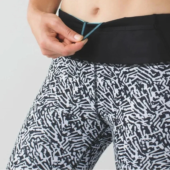 Lululemon Pace Pusher Crop Mini Brushed Leggings Black/White Capri Active Size 4 - Picture 5 of 11